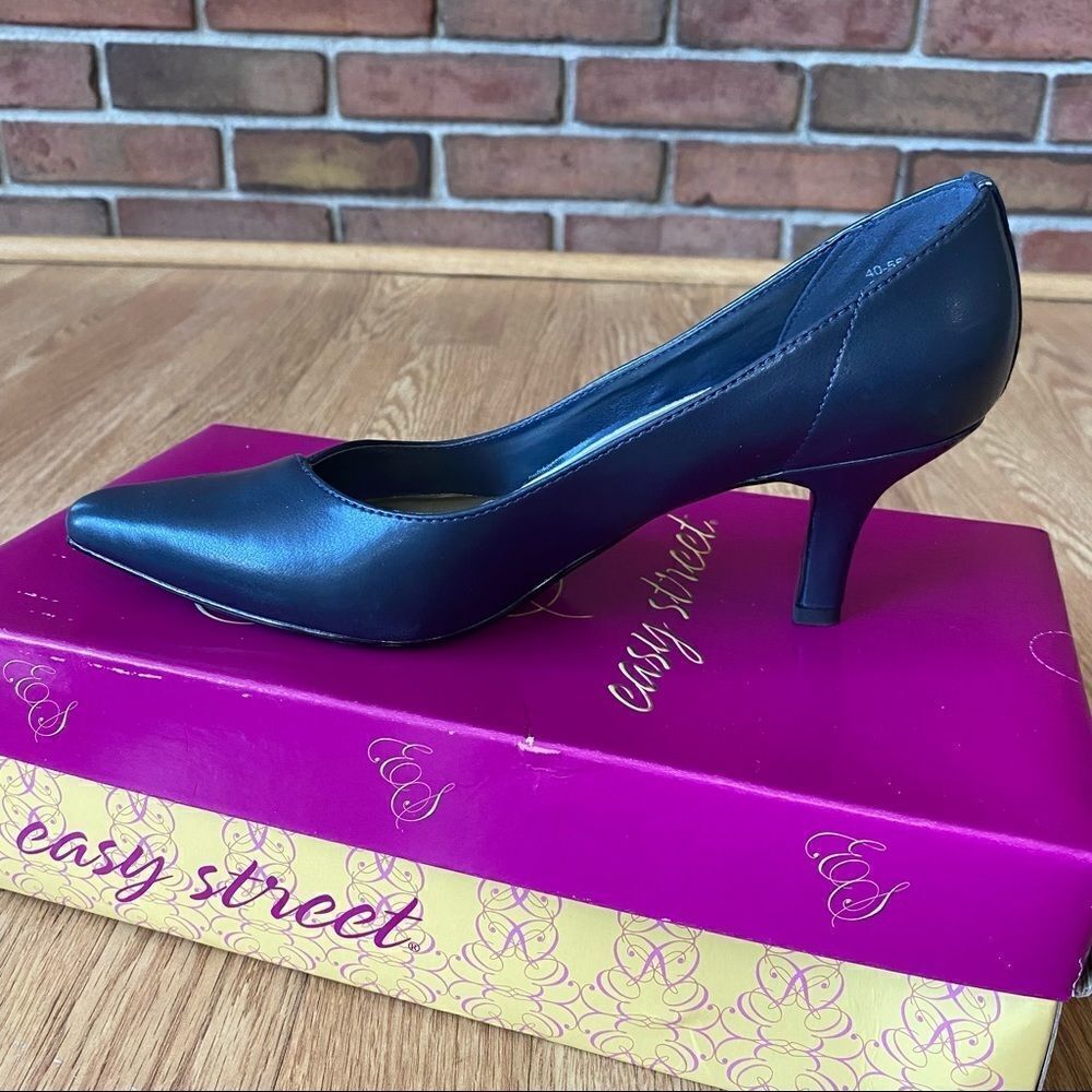 Easy Street Navy Chiffon Pumps 2" Heel Size 7 - Picture 9 of 13